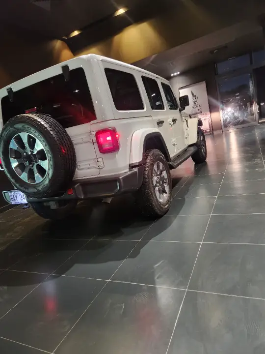 Jeep WRANGLER - Photo 6