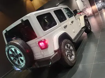 Jeep WRANGLER - Photo 5