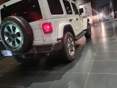 Jeep WRANGLER - Photo 4