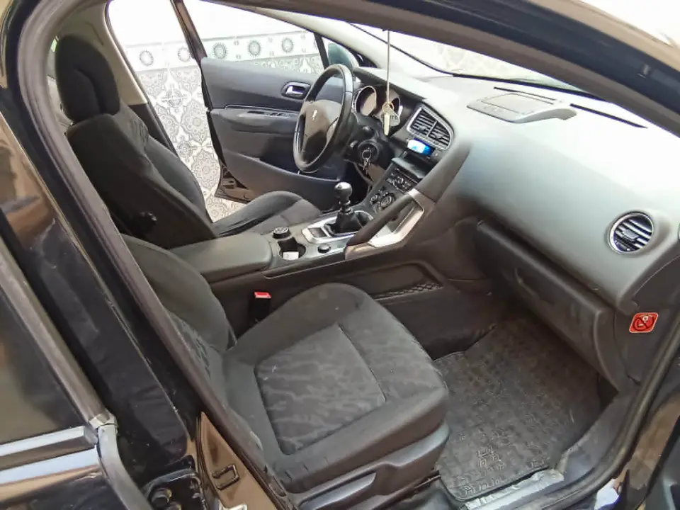 Peugeot 3008 - Photo 2
