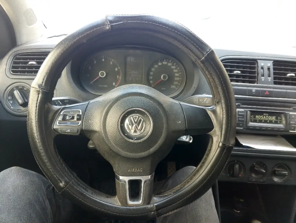 Volkswagen Polo - Photo 2