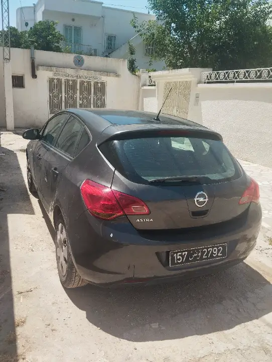 Opel Astra - Photo 2