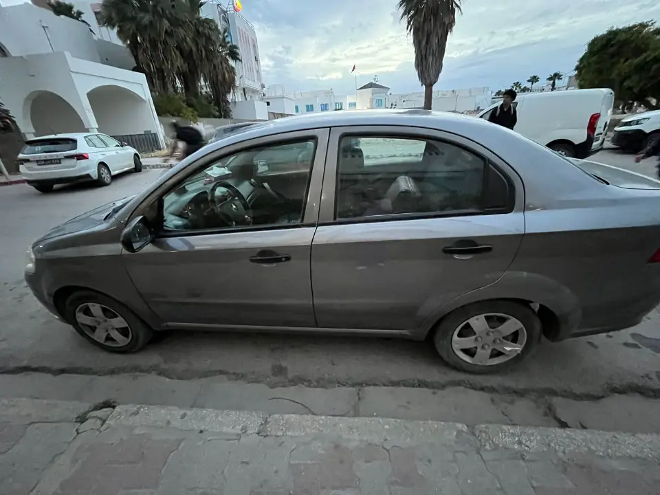 Chevrolet AVEO - Photo 4