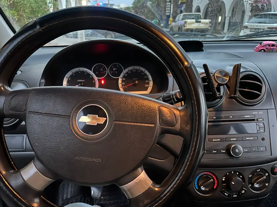 Chevrolet AVEO - Photo 8