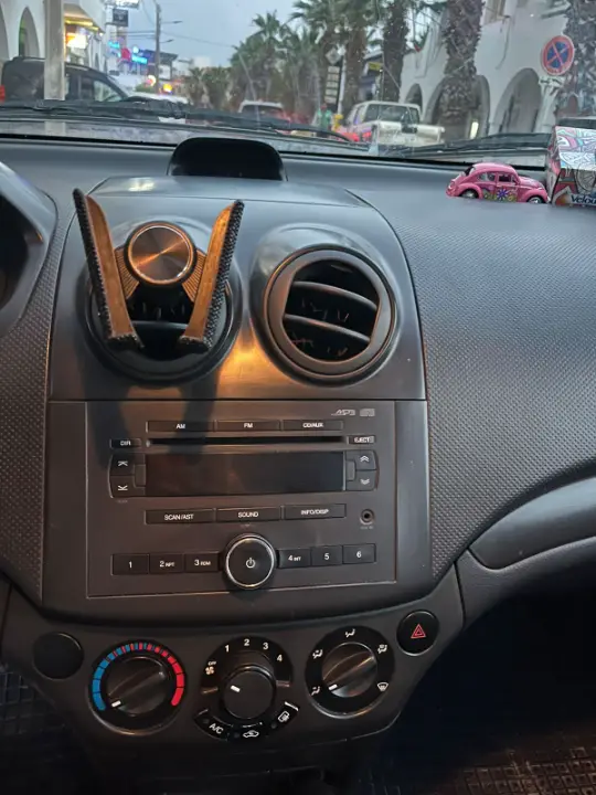 Chevrolet AVEO - Photo 9