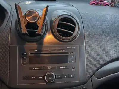 Chevrolet AVEO - Photo 2