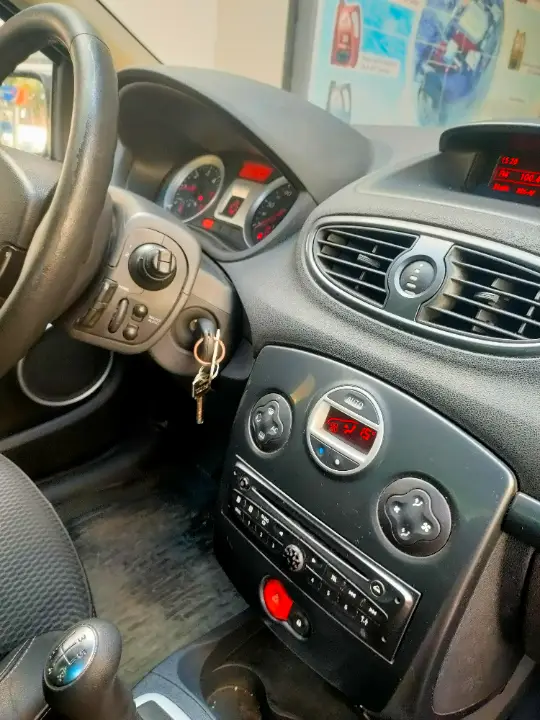 Renault Clio - Photo 3