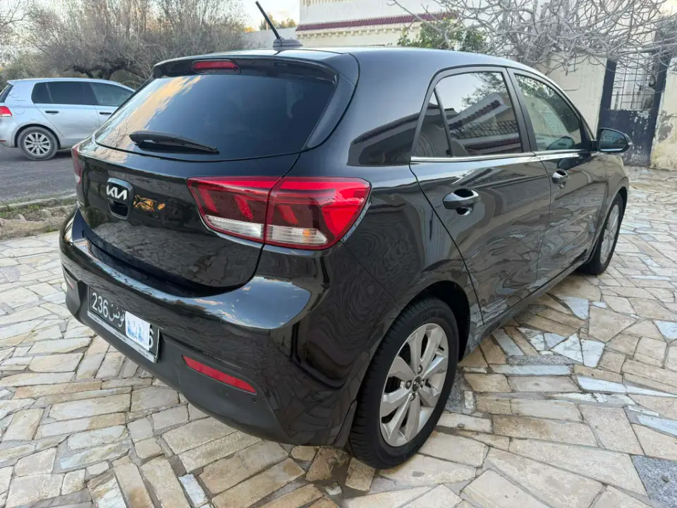 Kia RIO - Photo 3