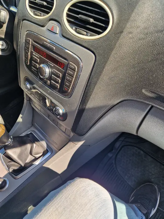 Ford FOCUS - Photo 3