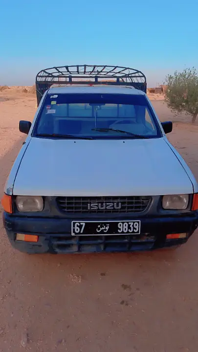 Isuzu AUTRE 1990