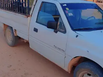 Isuzu AUTRE - Photo 2