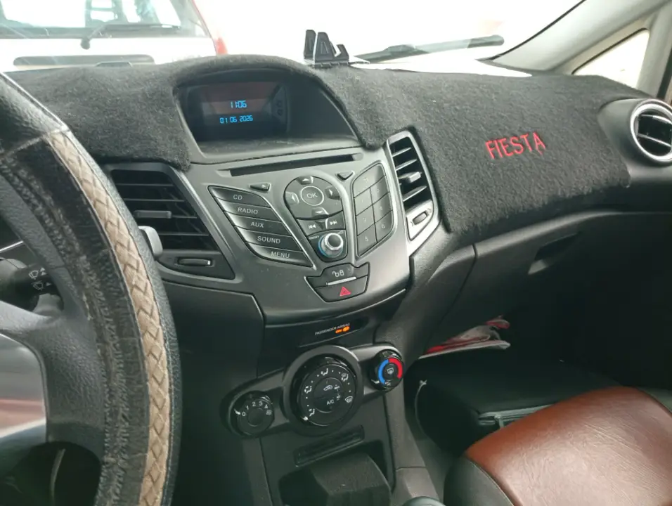 Ford FIESTA - Photo 5