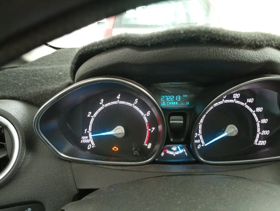 Ford FIESTA - Photo 6