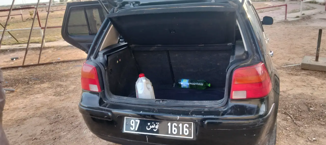 Volkswagen Golf 4 - Photo 3