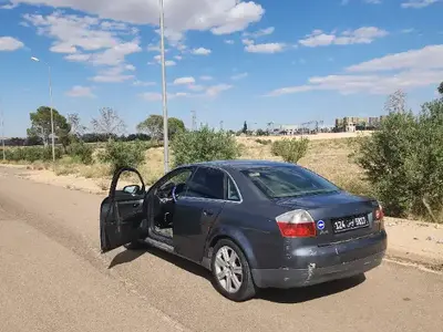 Audi A4 - Photo 2