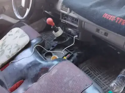 Isuzu AUTRE - Photo 2