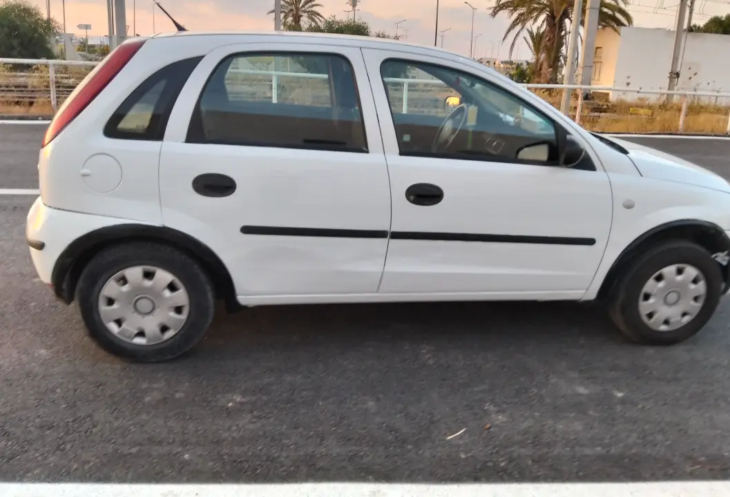 Opel Corsa - Photo 2