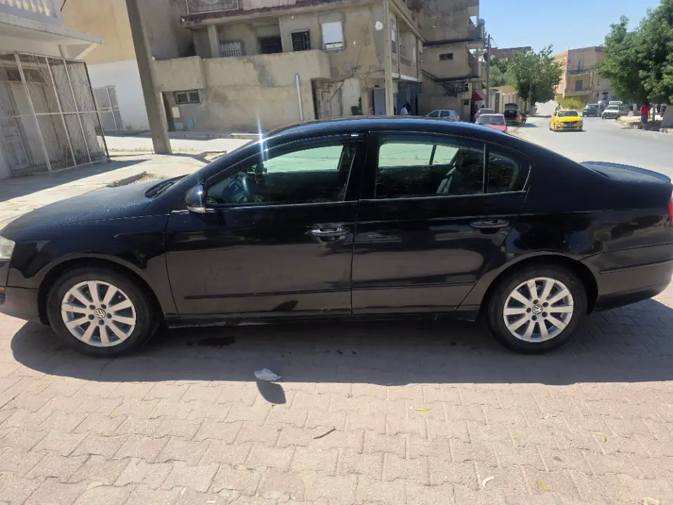 Volkswagen Passat - Photo 2