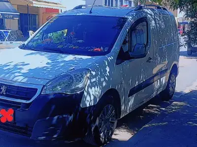 Peugeot Partner - Photo 2