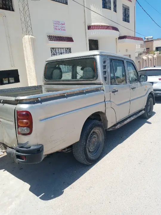 Mahindra SCORPIO - Photo 2