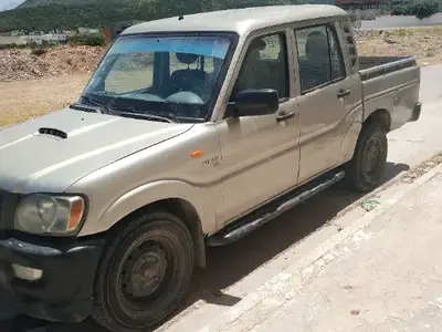 Mahindra SCORPIO - Photo 2
