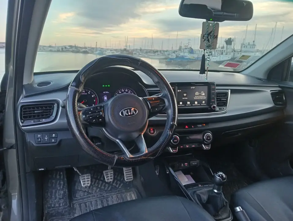 Kia RIO - Photo 6