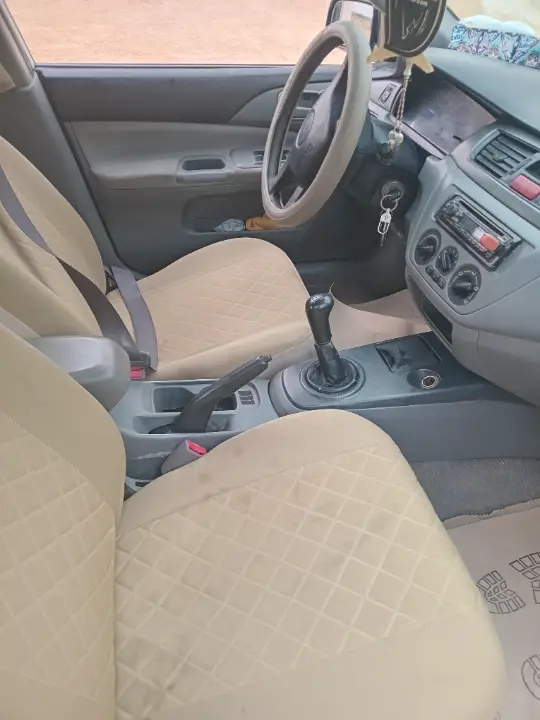 Mitsubishi Lancer - Photo 4