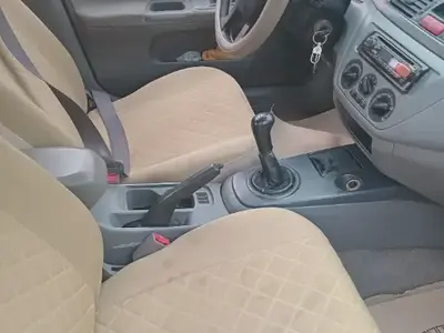 Mitsubishi Lancer - Photo 3