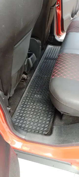 Mahindra KUV 100 - Photo 4