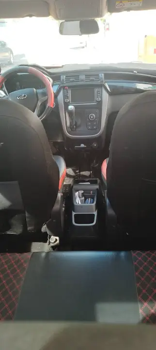 Mahindra KUV 100 - Photo 5