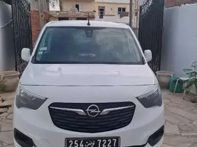 Opel Combo  5 pace 2020 152000 km