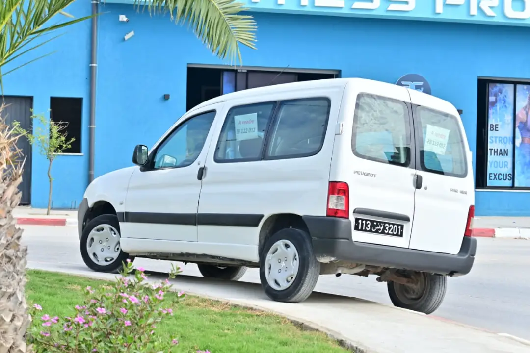 Peugeot Partner - Photo 2