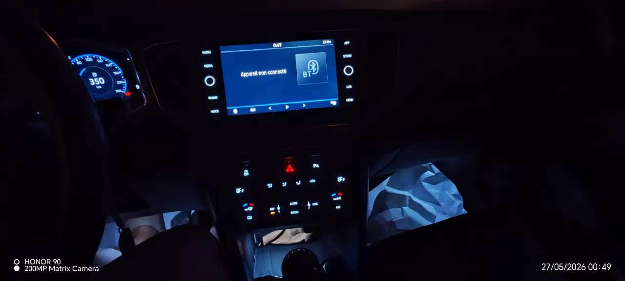 Volkswagen T-Roc - Photo 8