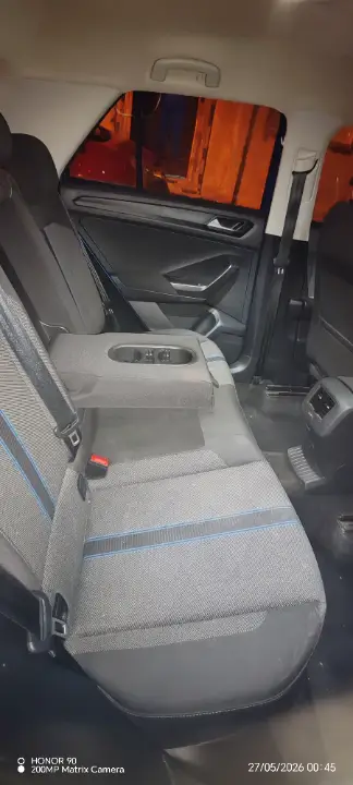 Volkswagen T-Roc - Photo 2
