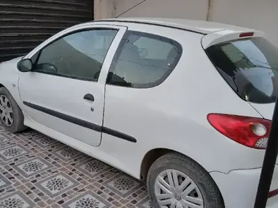 Peugeot 207 - Photo 8