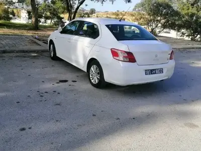 Peugeot 301 2015 - 194 000 km - Essence