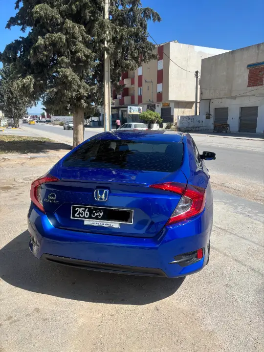 Honda CIVIC - Photo 7