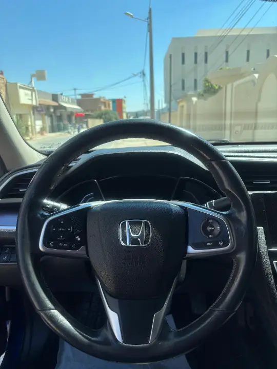 Honda CIVIC - Photo 3