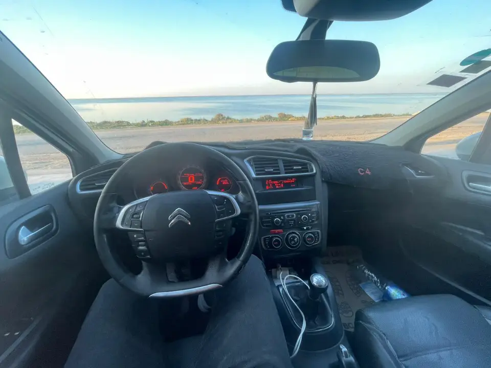 Citroen C4 - Photo 7