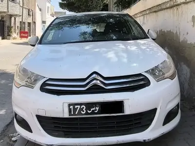 Citroen C4 - Citroën C4 2023 - 240 km - Essence