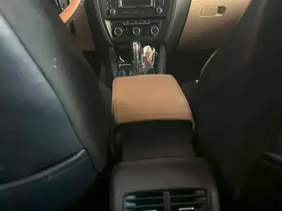 Volkswagen Jetta - Photo 6