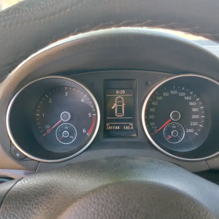 Volkswagen Golf - Photo 2