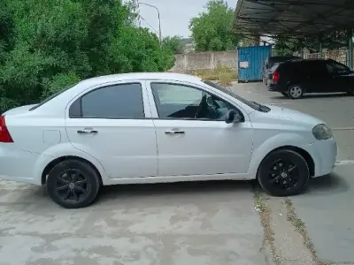 Chevrolet AVEO - Photo 2
