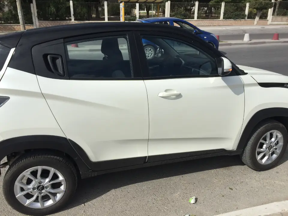 Mahindra KUV 100 - Photo 3
