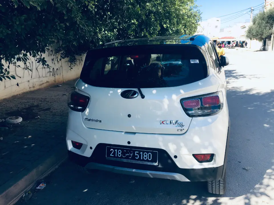 Mahindra KUV 100 - Photo 2