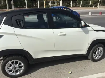 Mahindra KUV 100 - Photo 3