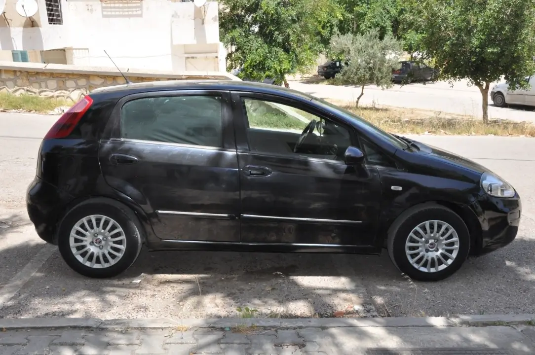 Fiat PUNTO EVO - Photo 10