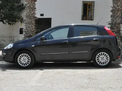 FIAT PUNTO GRANDI Télé : [43.097.528] prix 24.300