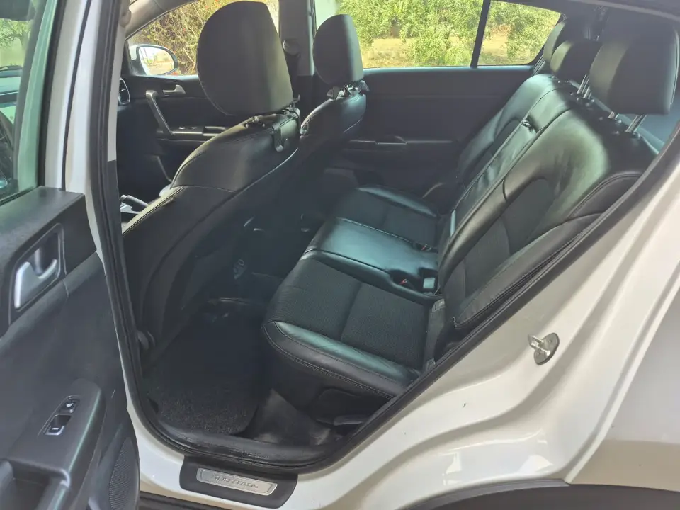 Kia SPORTAGE - Photo 8