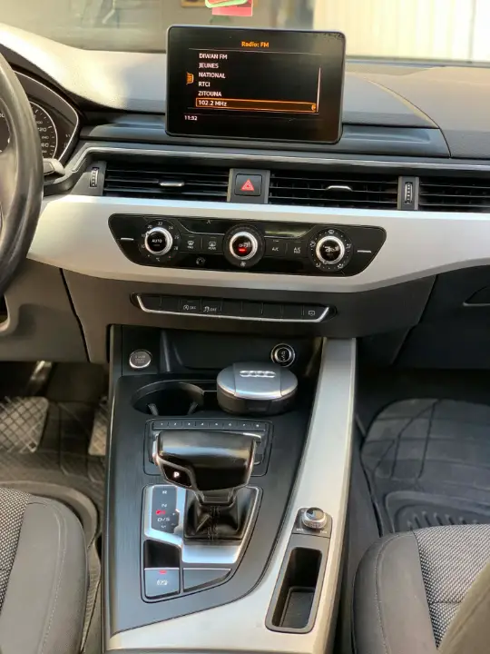 Audi A4 - Photo 2